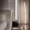 Lámpara Pie Hugo Floir de Slamp con un diseño italiano y moderno,