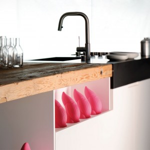 Escultura Mini Baddy perfecta para exteriores de Plust Collection.