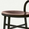 Taburete Pipe Plywood de Magis. Taburete de diseño con asiento de madera.