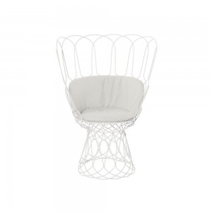 Sillón Re-trouvé para espacios exteriores diseñado por Emu.