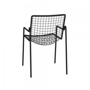 Butaca Rio R50 perfecta para espacios exteriores de Emu.