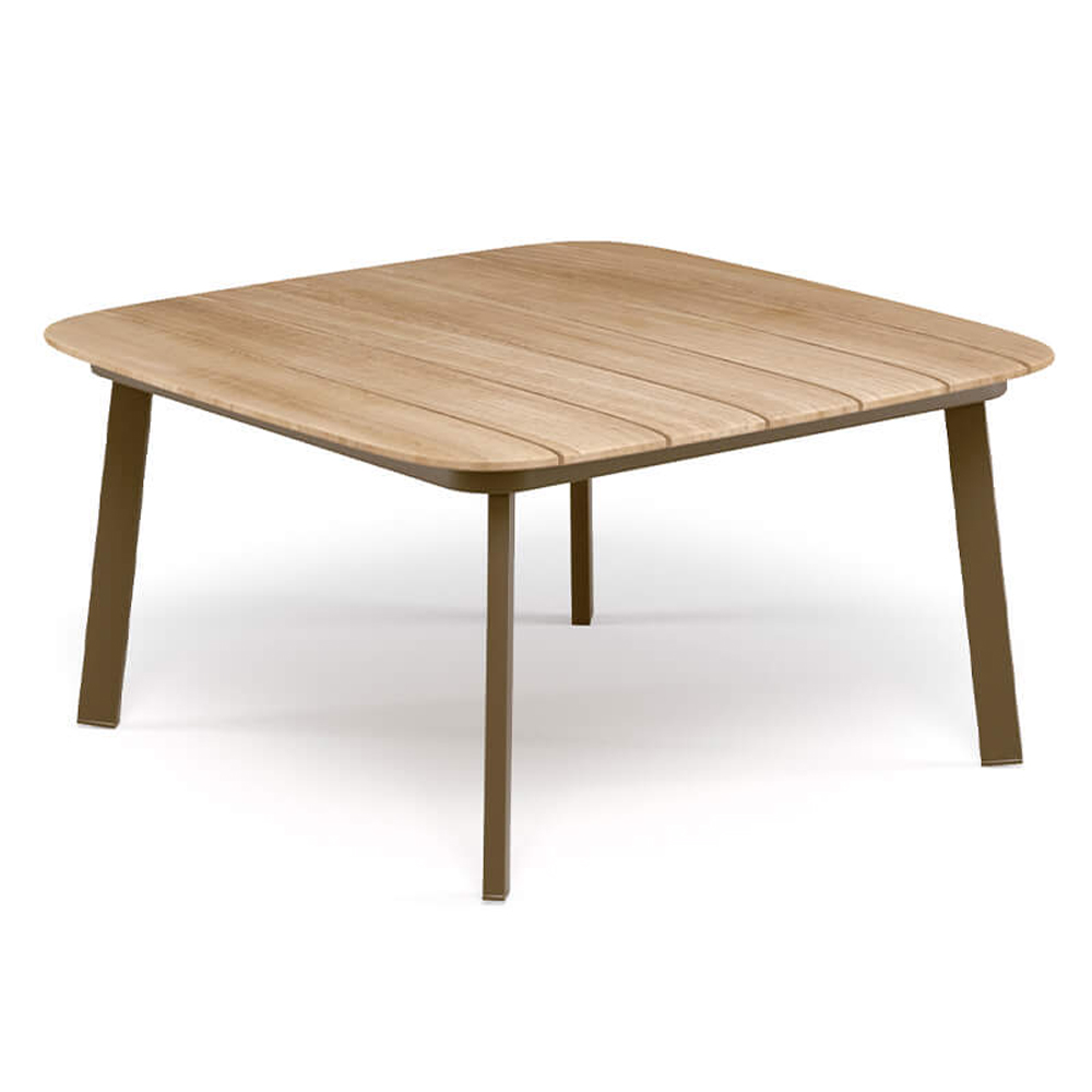 Mesa baja Shine para espacios exteriores de Emu.