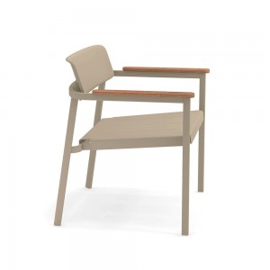 Sillón Shine moderno diseñado para espacios exteriores de Emu.