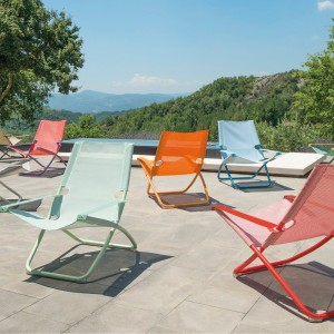 Hamaca Snooze ideal para ambientes exteriores de Emu.