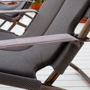 Hamaca Snooze Cozy perfecta para espacios exteriores de Emu.