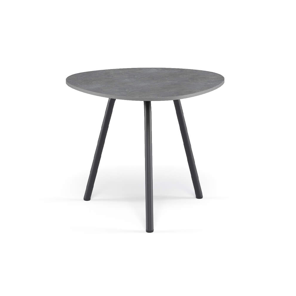 Mesa baja Terramare para espacios exteriores de estilo moderno de Emu.
