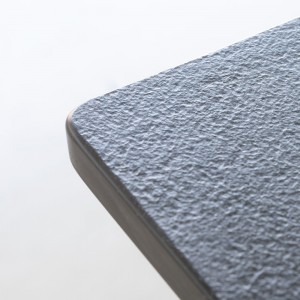 Mesa Baguette de Magis. Mesa de diseño moderno para oficinas y estudios.
