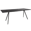 Mesa Baguette de Magis. Mesa de diseño moderno para oficinas y estudios.
