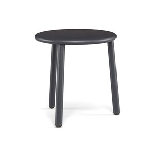 Mesa baja de diseño moderno para espacios exteriores de Emu.