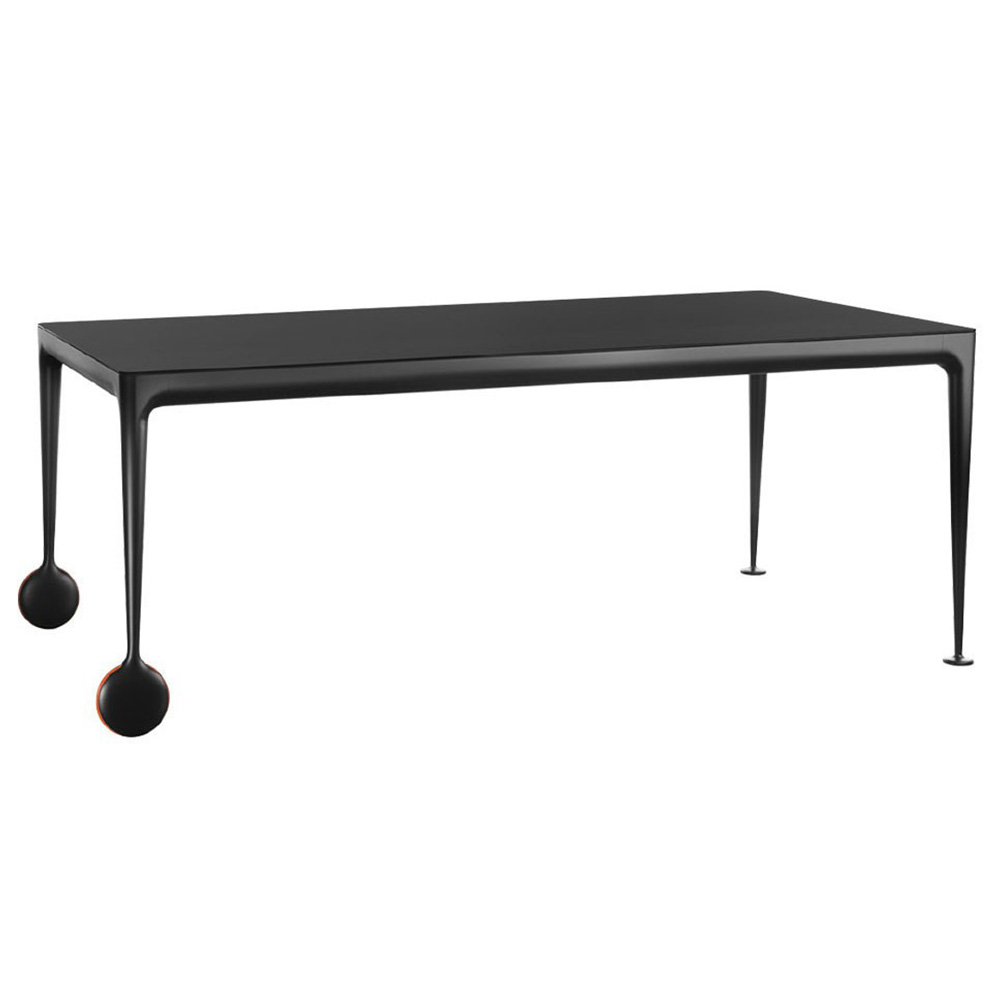 Mesa Big Will de Magis. Mesa de diseño moderno para hogares y oficinas.