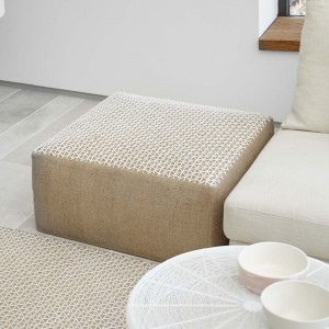 Puf Raw Small White de GAN. Alfombras modernas.
