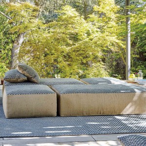 Puf Raw Small Blue de GAN. Alfombras modernas.