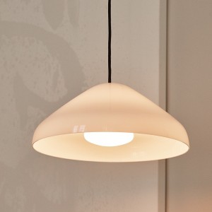 Lámpara suspensión Pao Glass Hay. Lámparas de diseño de calidad Nórdica.