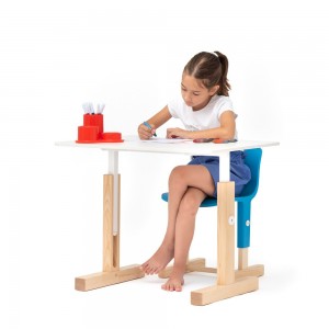 Mesa Infantil Little Big magis ideal para habitaciones de juegos infantiles.
