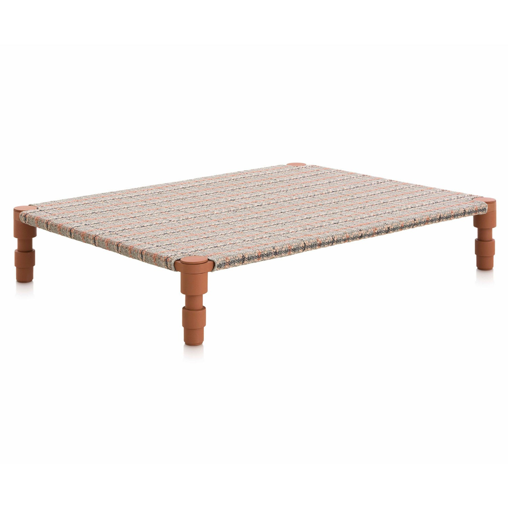 Cama Doble Indian Tartan terracotta de GAN. Camas de diseño para exterior.
