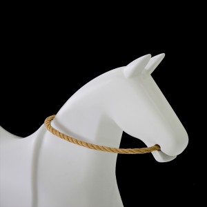 Rocky: Blanco 1735 C