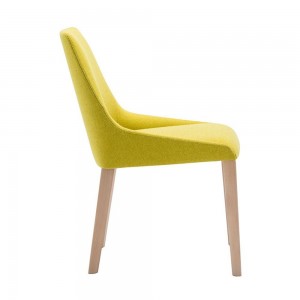 Silla Alya SI1552 tapizada de Andreu World. Diseños para interiores.