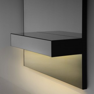 Consola con espejo Grey de Kendo ideal para estancias modernas.