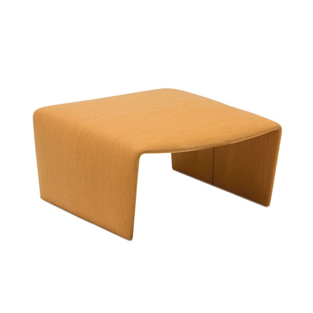 Reposapiés tapizado Alya RS-1528 de Andreu World para interiores.
