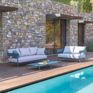 Sofá 3 Plazas Aikana ideal para espacios exteriores modernos de Fast.
