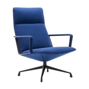 Butaca Capri Lounge BU-1693 Andreu World giratoria para interiores.