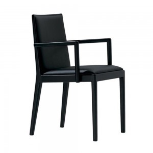 Sillón Carlotta Small Andreu World. Diseño tapizado ideal para comedor.