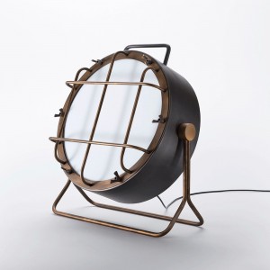 Lámpara de pie Cantiere Outdoor de Zava. Lámparas de diseño para exteriores.