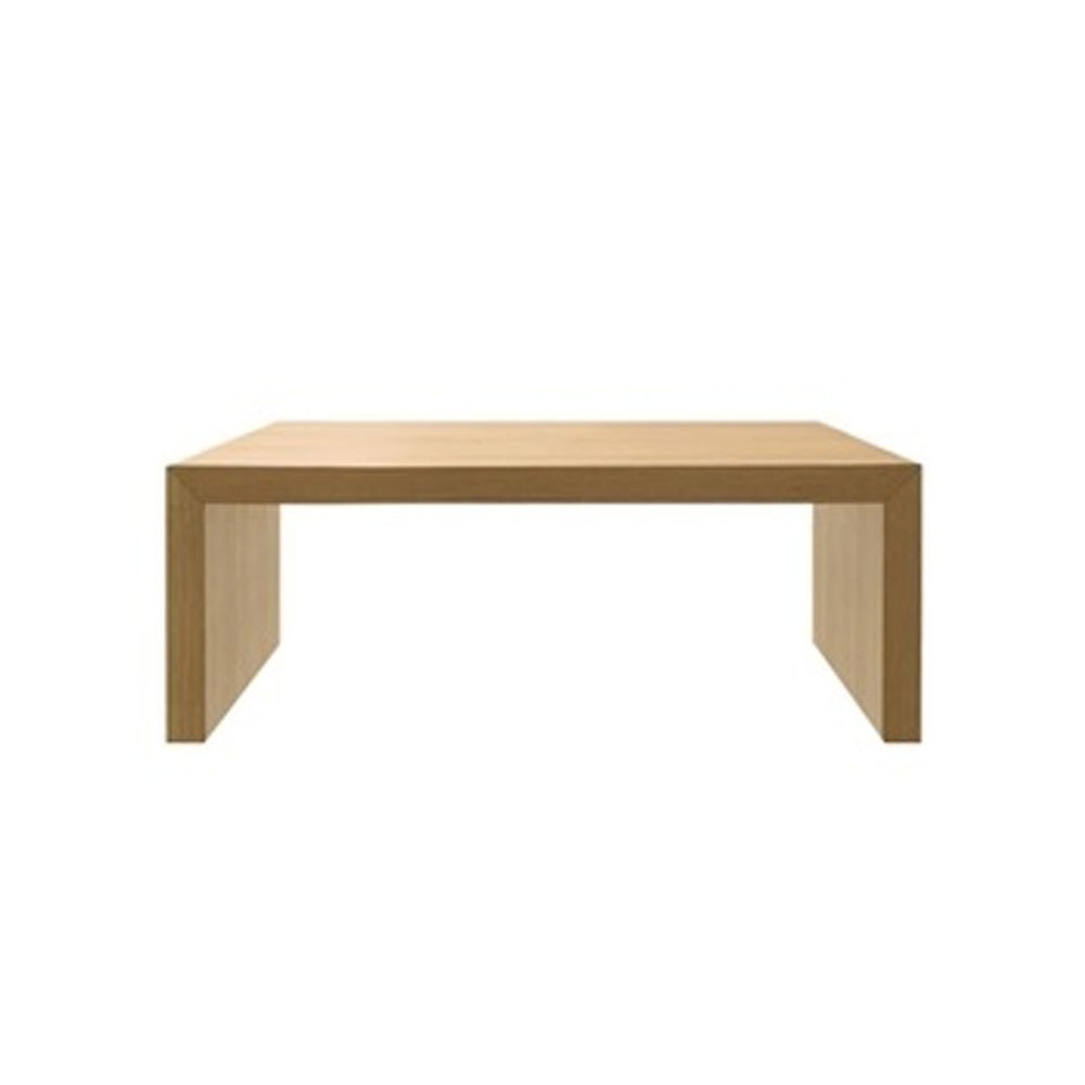 Versátil Banco Closed small Andreu World. Diseño clásico en madera.