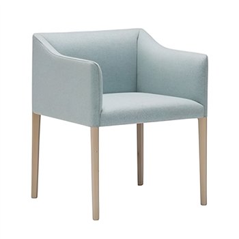 Cómodo Sillón Couvé SO-1267 Andreu World. Diseño moderno para salones.