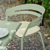 Sillón Ria de Fast. Sillones elegantes, cómodos perfectos para espacios exteriores.