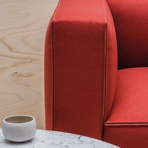 Moderna Butaca Dado BU-0320 Andreu World. Diseño fijo para salones.