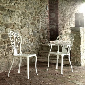 Sillón Armonia de diseño elegante y moderno para ambientes exteriores de Fast.