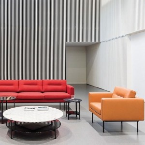 Moderna Butaca Element Adreu World. Diseño elegante tapizado para salones.