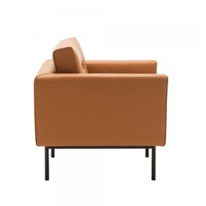 Moderna Butaca Element Adreu World. Diseño elegante tapizado para salones.