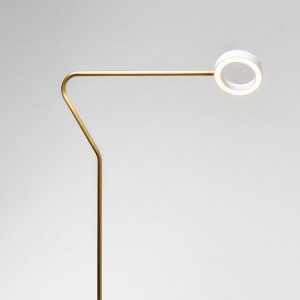 Lámpara de pie Meta de Zava. Lámparas minimalistas de diseño italiano.