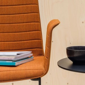 Sillón Flex SO-1635 Andreu World. Diseño práctico ideal para interior.