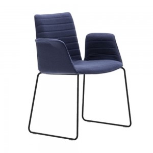 Sillón Flex SO-1636 Andreu World. Diseño práctico ideal para interior.
