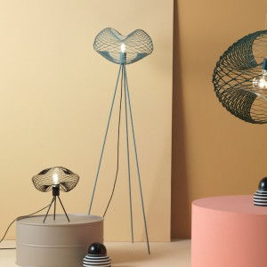 Lámpara de pie Net de Zava.  Lámparas modernas para salón de diseño italiano.