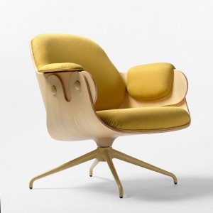 Butaca de diseño Low Lounger giratoria para dormitorio de BD Barcelona.