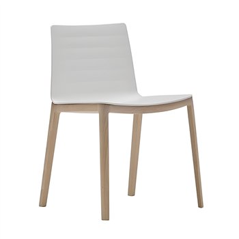 Silla Flex SI-1314 Andreu World. Diseño práctico ideal para interior.