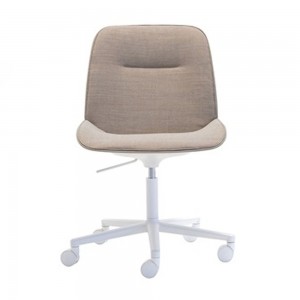 Silla Nuez SI-2788 Andreu World. Diseño moderno ideal para interiores.