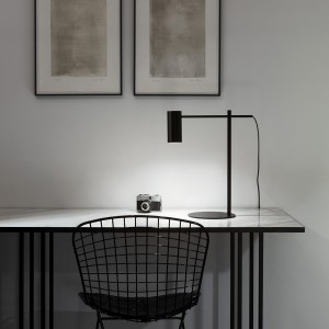 Lámpara sobremesa Cyls M-3907 de Estiluz. Lámparas de sobremesa de diseño.