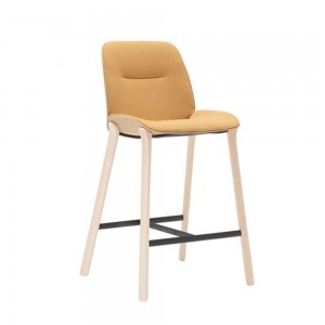 Taburete Nuez Tapizado patas fresno Andreu World. Diseño moderno en madera.