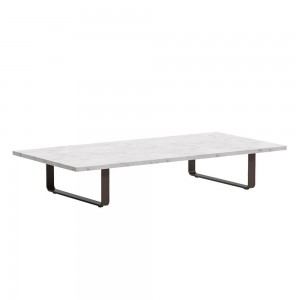 Mesa de centro exterior con pies en aluminio, de la colección Bitta de Kettal.