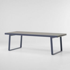 Mesa exterior comedor extensible, de la colección Bitta de Kettal.