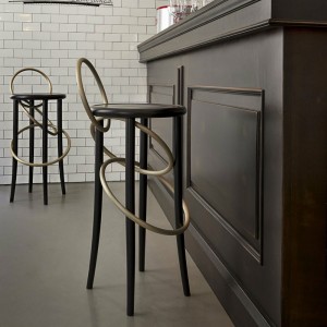 Taburete alto Cirque Two Tone de GTV Thonet Vienna. Taburetes de diseño.