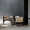Banco Mos de diseño GTV Thonet Vienna. Banco contenedor con asiento y estantes.