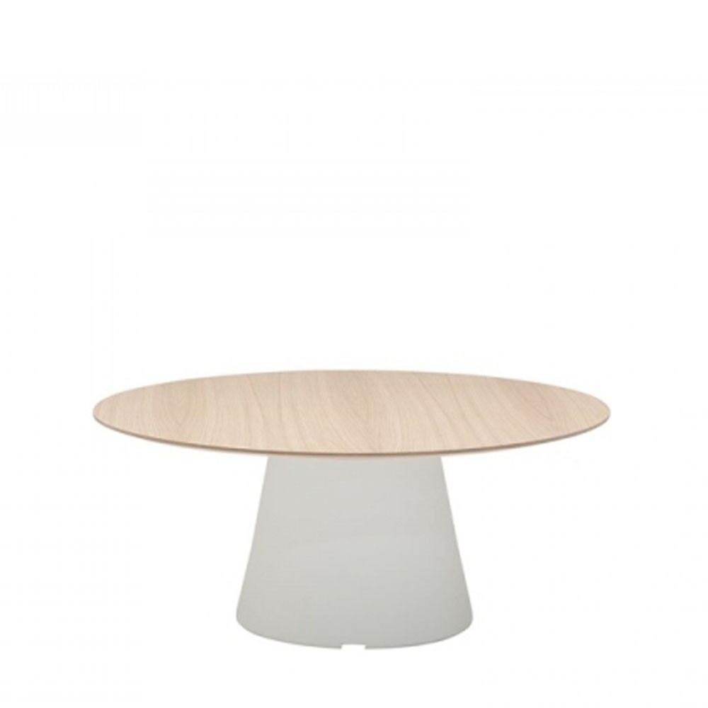 Mesa Reverse de Andreu World. Mesa de diseño clásico para interiores.
