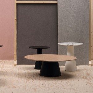Mesa Reverse de Andreu World. Mesa de diseño clásico para interiores.