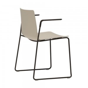 Silla Flex Patín Andreu World. Sillas modernas ideales para exteriores.